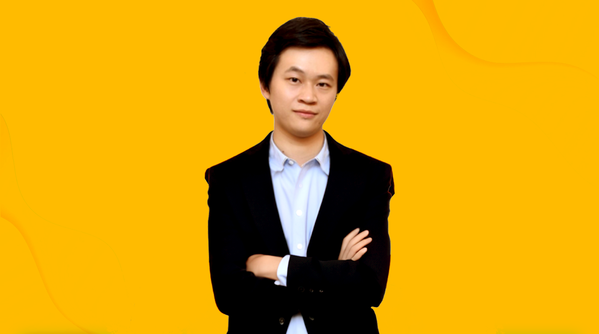 Photo of LoopMe's Rocky Zheng against a yellow background